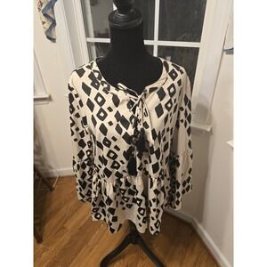 Buckhead Betties Womens Size Medium Top Beige &‎ Black Bell Sleeves